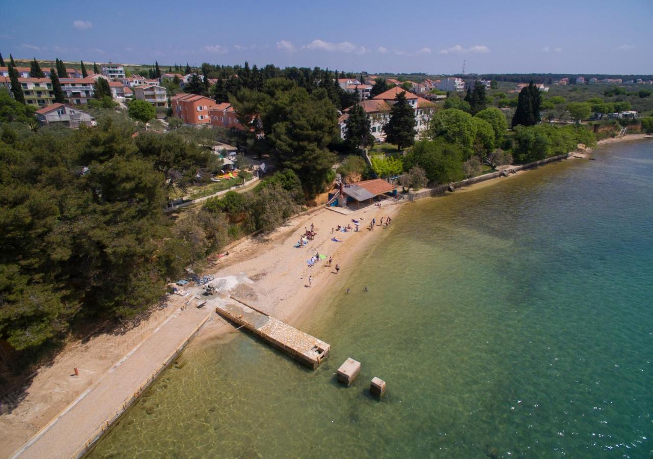 Kamp Karla & Bruno Hotel Sveti Filip i Jakov Exterior foto