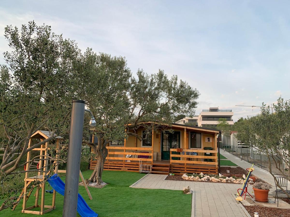 Kamp Karla & Bruno Hotel Sveti Filip i Jakov Exterior foto