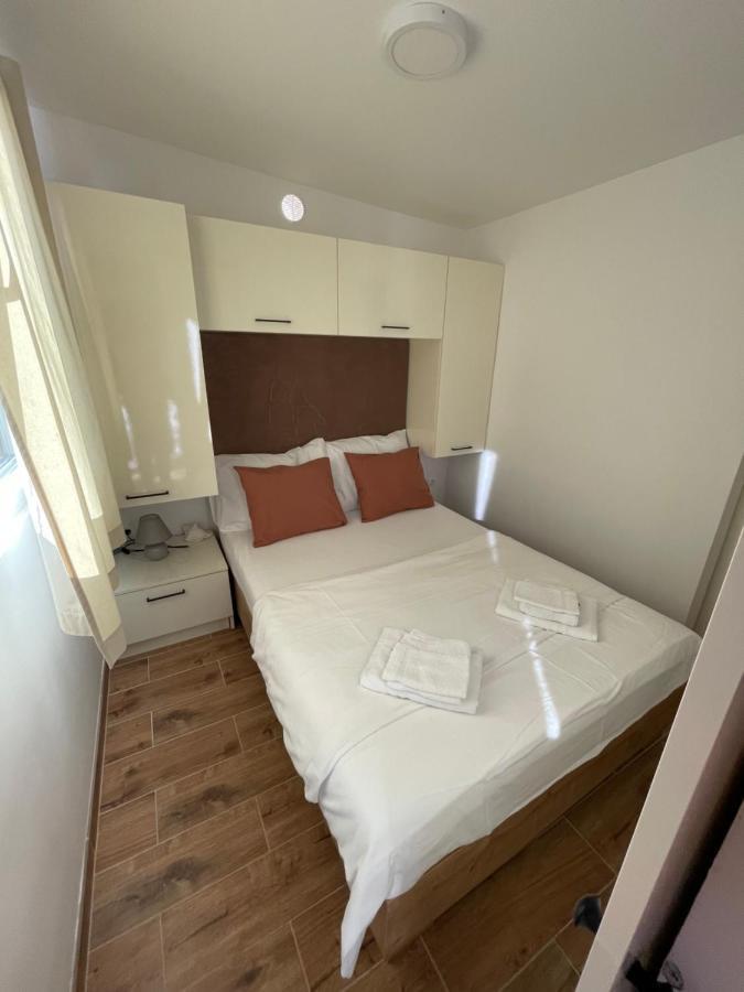 Kamp Karla & Bruno Hotel Sveti Filip i Jakov Exterior foto